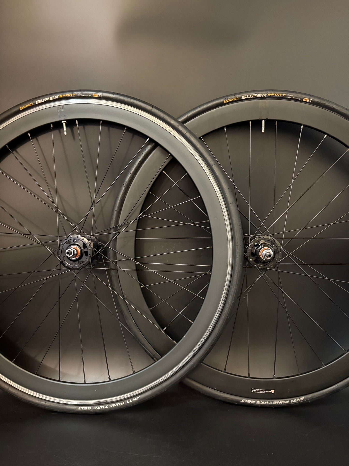H Plus Son Formation Face + SL42 Black / Origin 8 Wheelset 32h