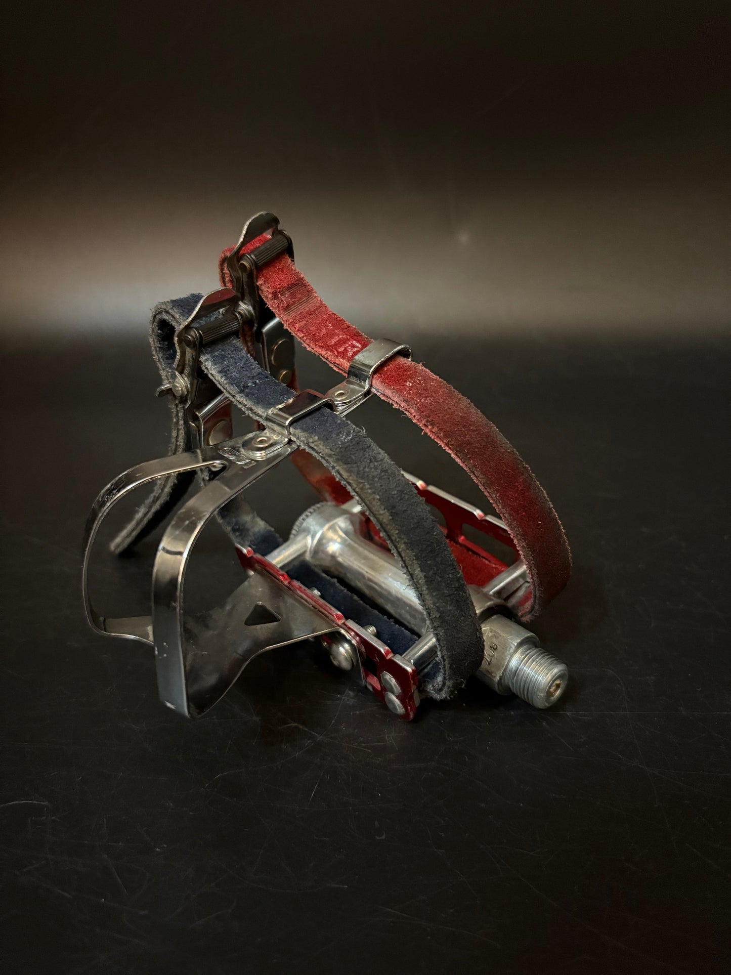 MKS Sylvan Red + Blue / Toshi Straps Pedal Setup