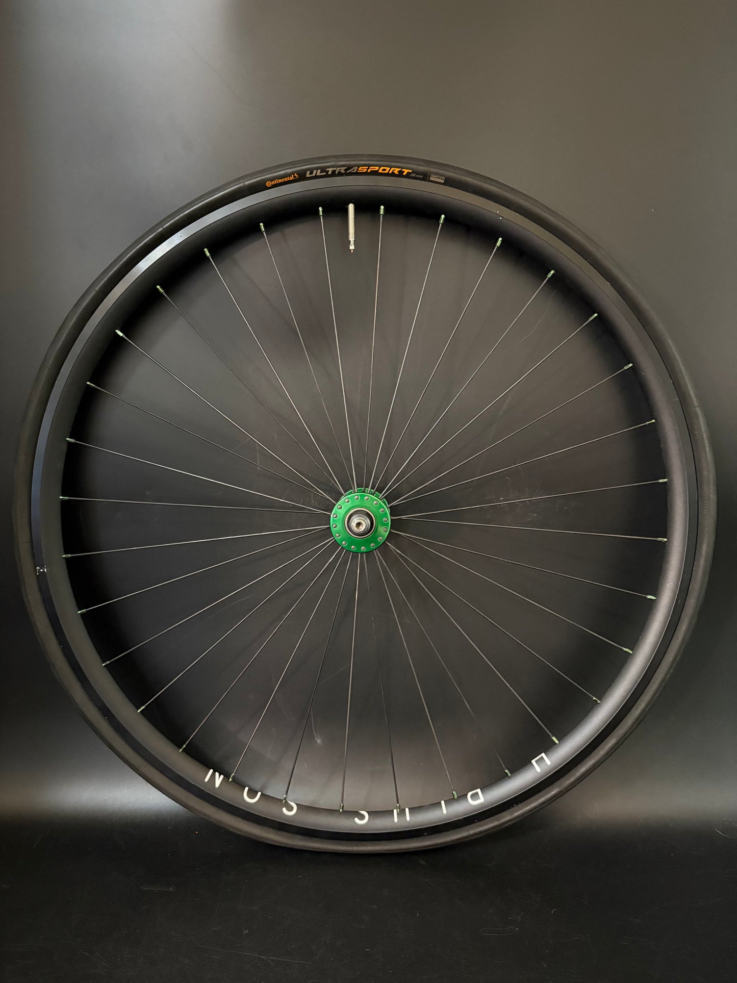 H Plus Son Archetype Black + BLB Notorious 38 Carbon / Phil Wood Bright Green LF Wheelset 32h