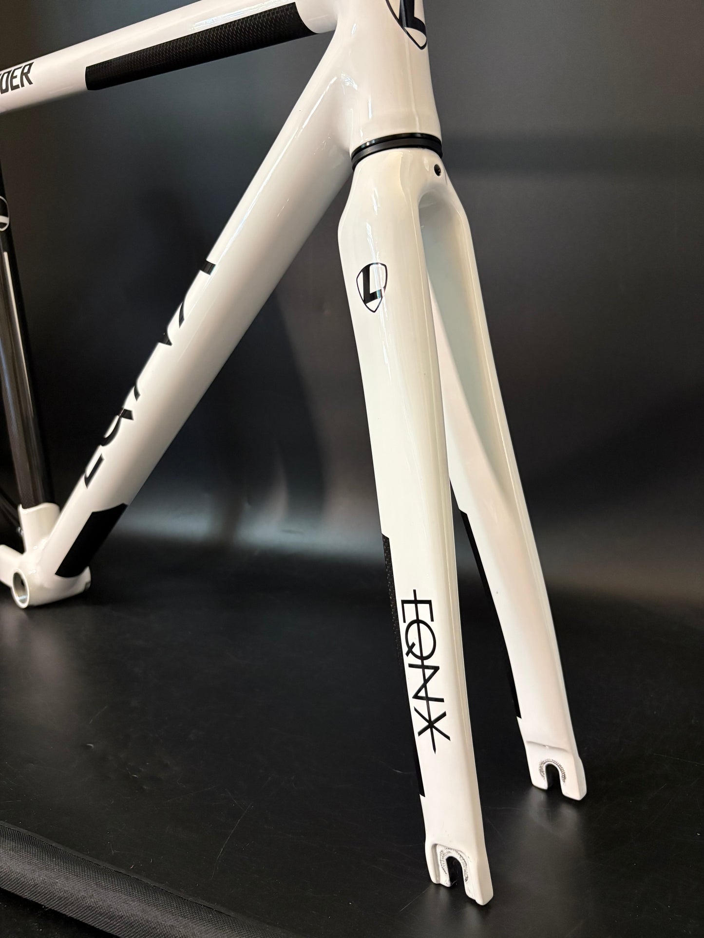 Leader EQNX Carbon Frameset White 54cm