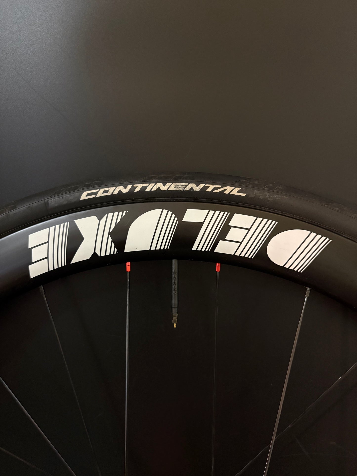Deluxe White Logo 45mm Carbon / Mack Hubs Wheelset Orange 24h