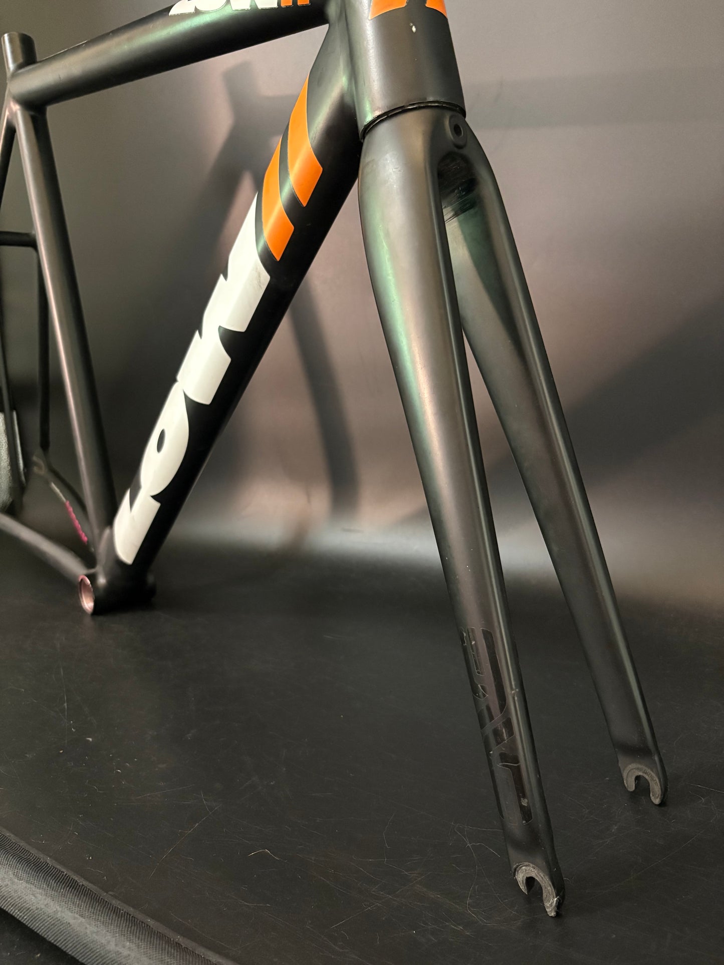 Low// Pursuit Frameset Black 57cm ST 54cm TT