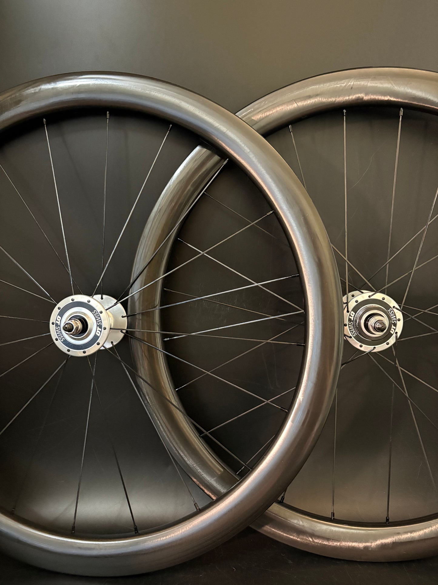 Light Bicycle AR45 / DT Swiss Wheelset Carbon 20/24h