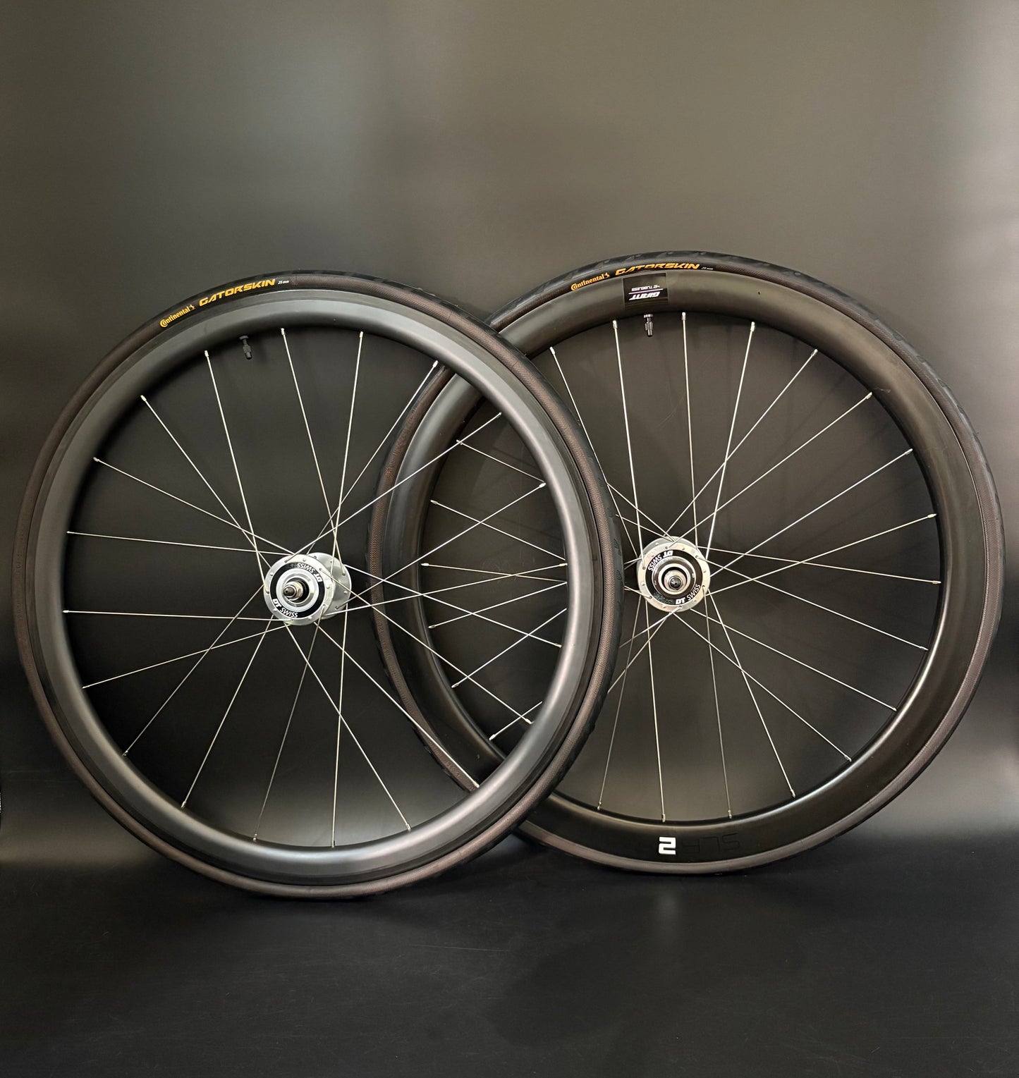Unbranded 35mm Carbon Clincher + Giant 42 Carbon Clincher Tubeless / DT Swiss Wheelset 20/24h