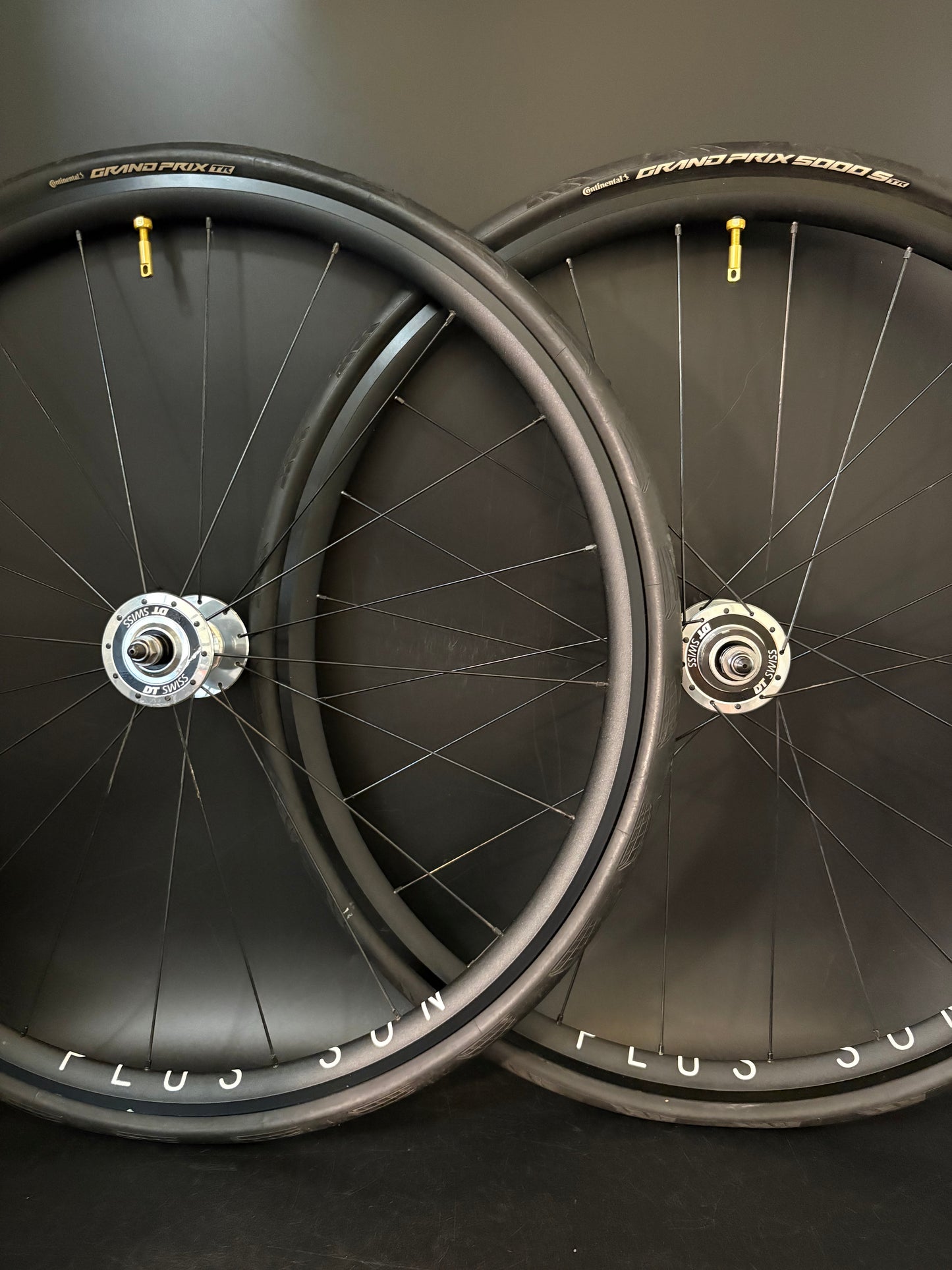 H Plus Son Archetype / DT Swiss Wheelset Black 20/24h
