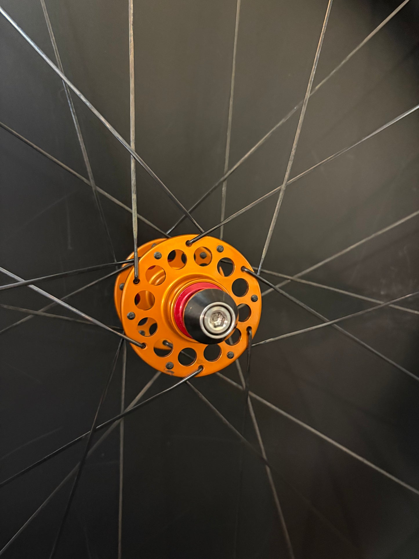 Deluxe White Logo 45mm Carbon / Mack Hubs Wheelset Orange 24h