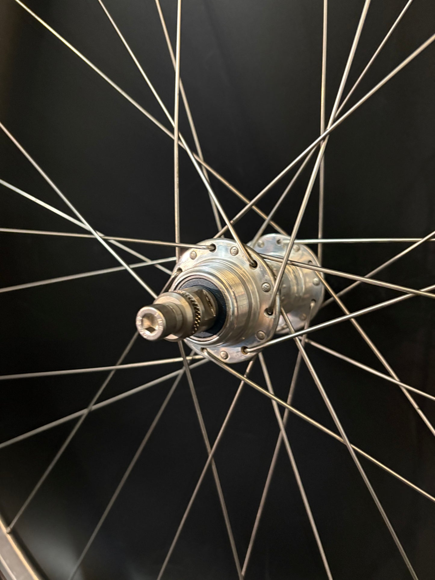 Velocity A23 Silver / White Industries Eno 130mm Rear Wheel 28h