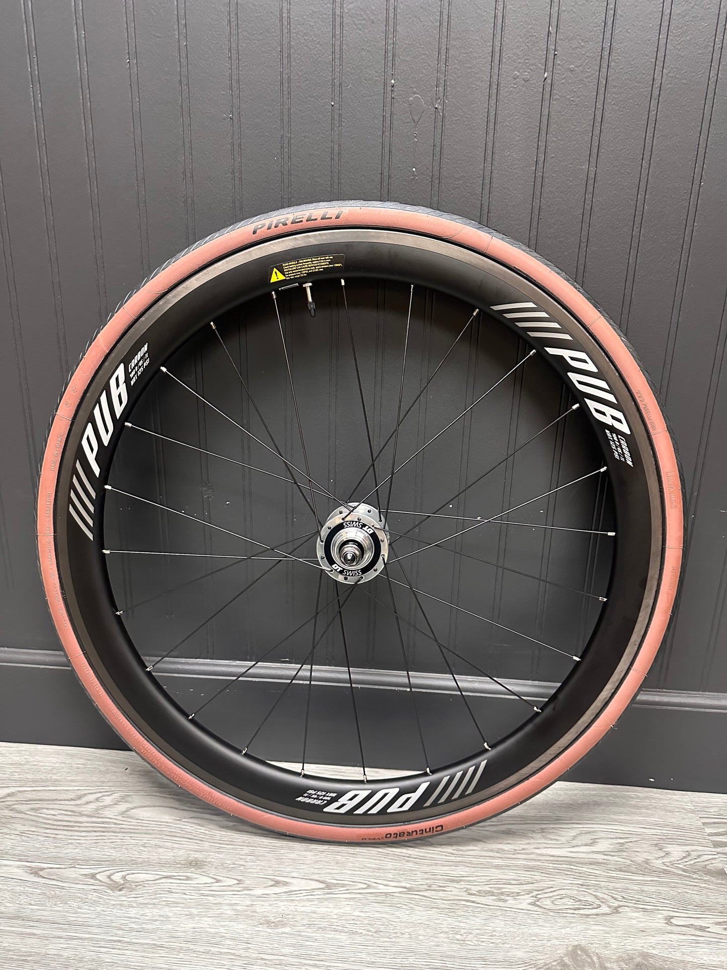 Pub 40mm Carbon / DT Swiss Wheelset 20/24h Fixed/Fixed