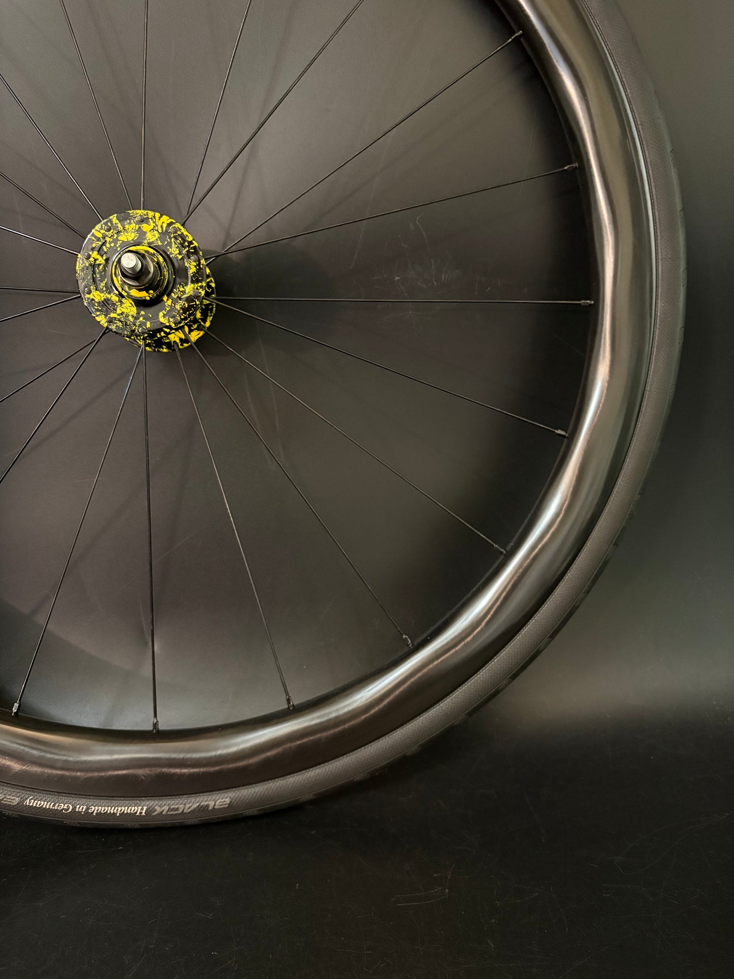 Light Bicycle AR375 + AR565 Carbon / Vendetta Wheelset 20/24h