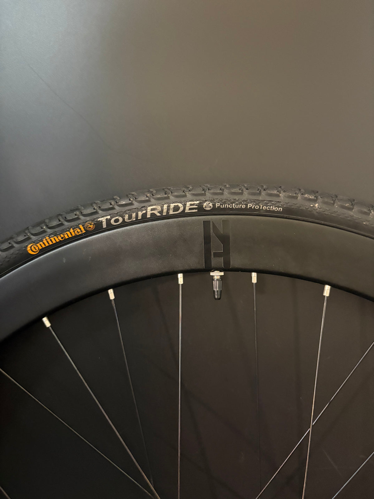 H Plus Son Formation Face / Dura Ace 7600 Rear Wheel Black 32h