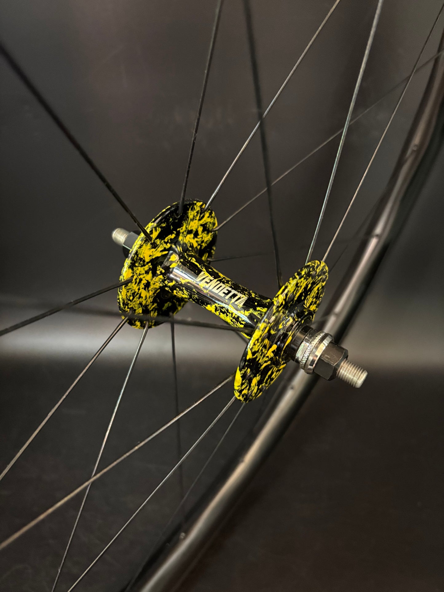Light Bicycle AR375 + AR565 Carbon / Vendetta Wheelset 20/24h