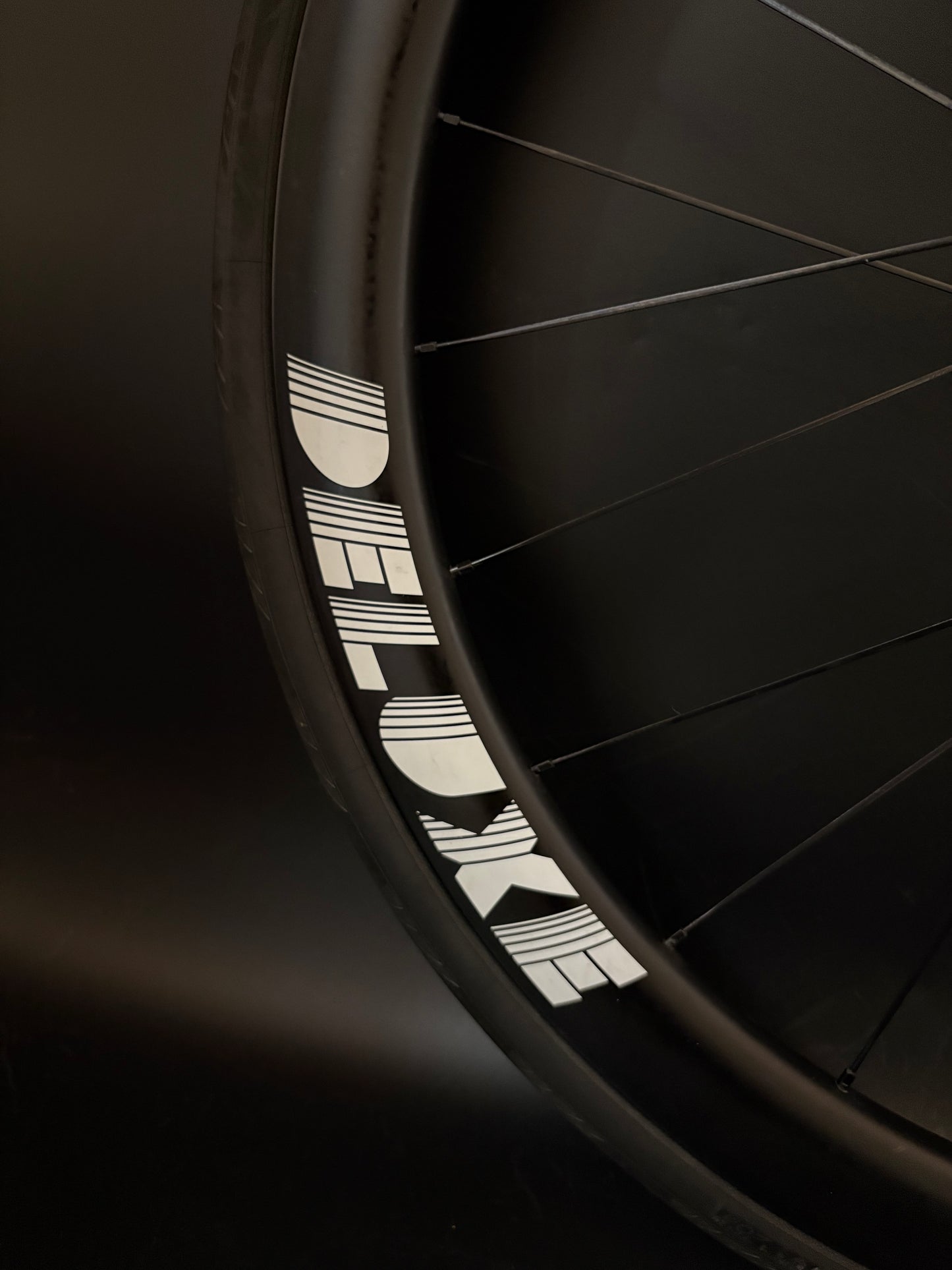 Deluxe White Logo 45mm Carbon / Mack Hubs Wheelset Orange 24h