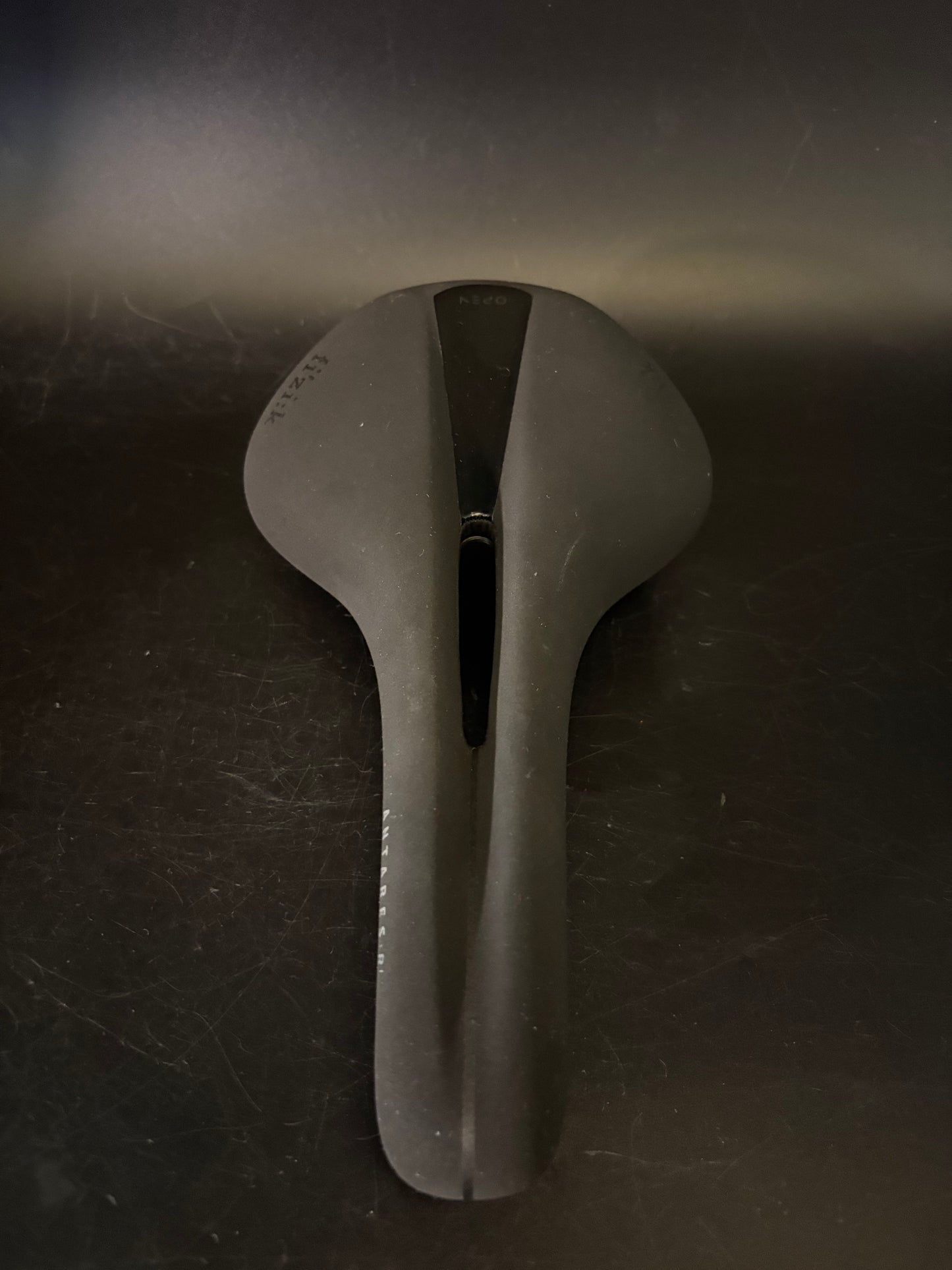 Fizik Antares R1 Saddle Black Carbon