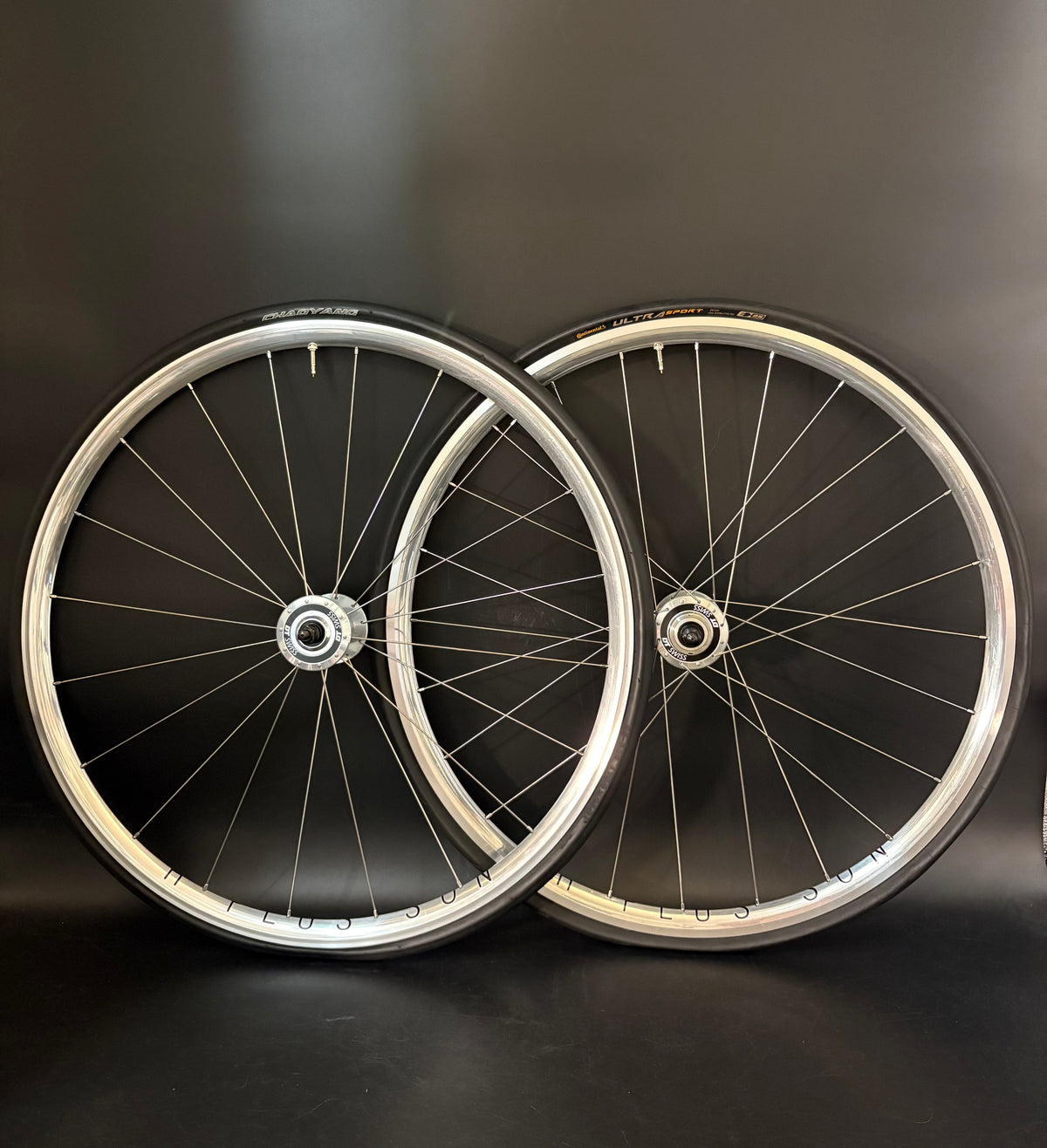 H Plus Son Archetype Silver / DT Swiss Wheelset 20/24h